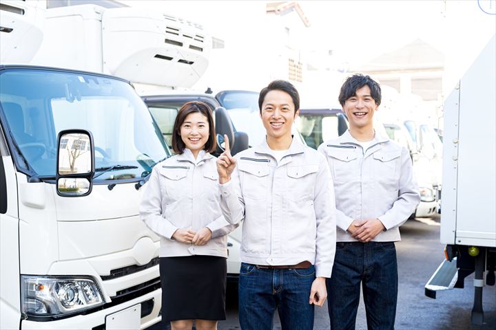 《桶川市》週払いOK・2ｔ車での飲食店などへの3温帯食品の配送ドライバー！（Web面接OK・高時給）