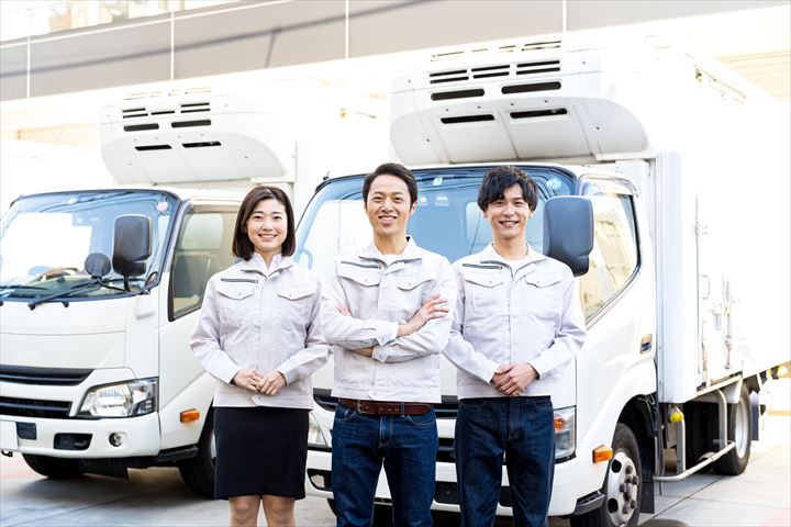 《葛飾区》週払いOK・4ｔ車でのスーパーへのパンや洋菓子の配送ドライバー！（高収入・週休2日）