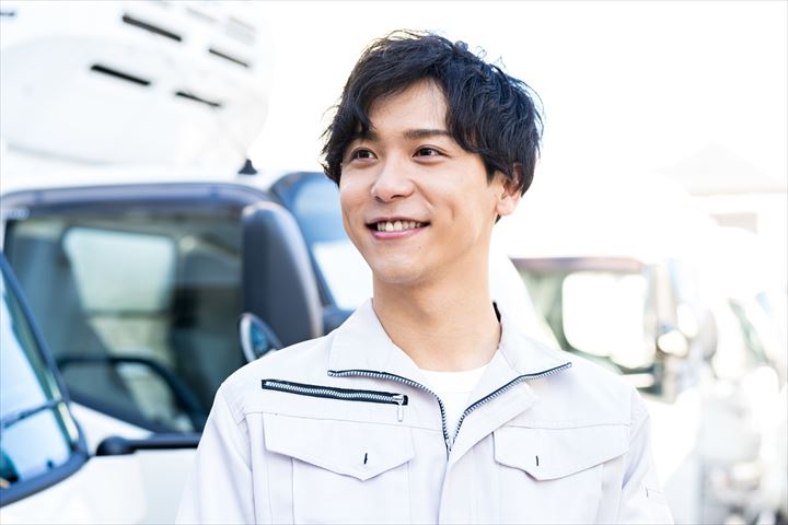 《天理市》週払いOK・車両の洗車作業スタッフ！（未経験歓迎・日勤）