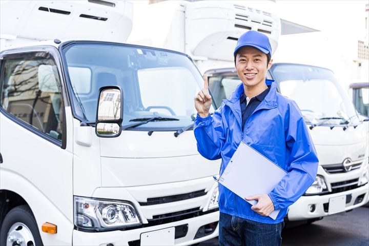 《大和市》週払いOK・4ｔ車でのスーパーへのチルド食品配送ドライバー！（高時給・カゴ積み下ろし）