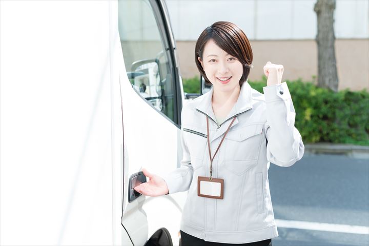 《葛飾区》週払いOK・4ｔ車での企業向け資源ゴミや廃棄物の回収ドライバー！（高時給・週休2日）