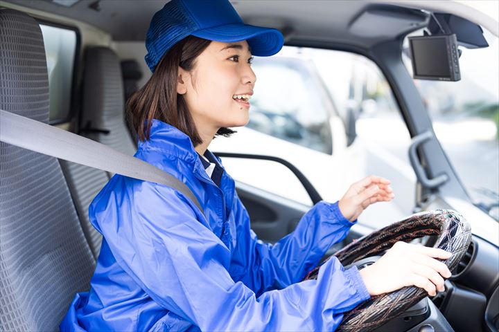 《板橋区》週払いOK・2ｔ車でのリネン品配送ドライバー！（Web面接OK・週休2日）