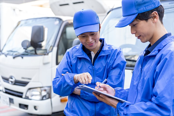 《一宮市》週払いOK・4ｔ車でのチルド食品の工場間配送ドライバー！（週休2日・午後勤務）
