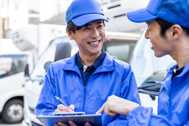 《江東区》週払いOK・自販機へのベンディング作業の助手スタッフ！（Web面接OK・未経験OK）