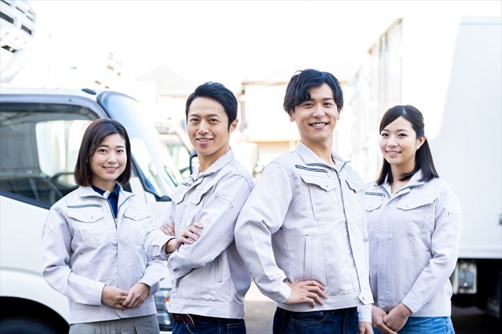 《江東区》週払いOK・大型車での機密書類のセンター間配送ドライバー！（超高時給・土日祝休み）