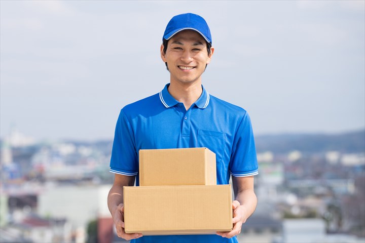 《江戸川区》週払いOK・3ｔ車での冷凍食品のコンビニ配送ドライバー！（Web面接OK・ルート配送）