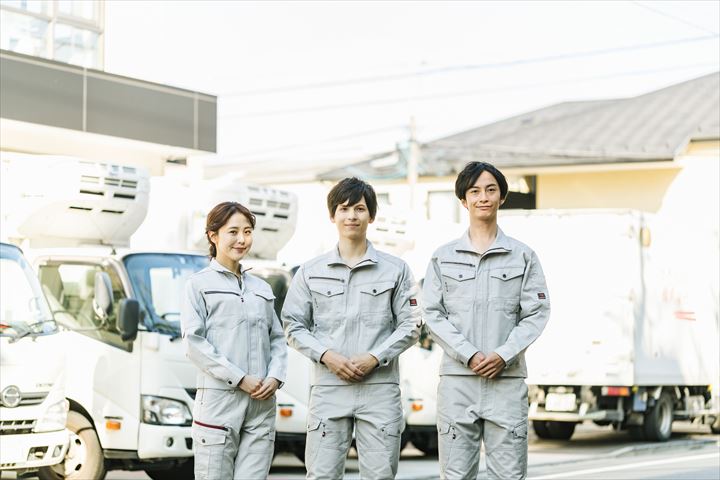 《江東区》週払いOK・3ｔ車での企業への印刷物等の集配ドライバー！（Web面接OK・高時給）