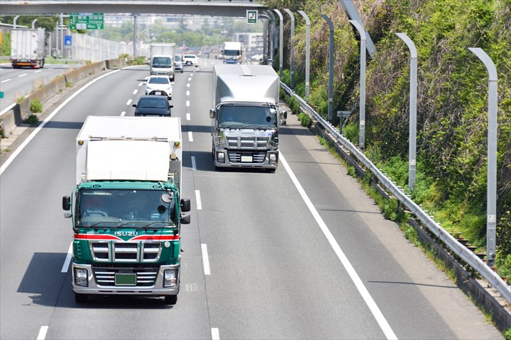 《三郷市》週払いOK・大型車での家電量販店への家電の配送ドライバー！（Web面接OK・高収入）