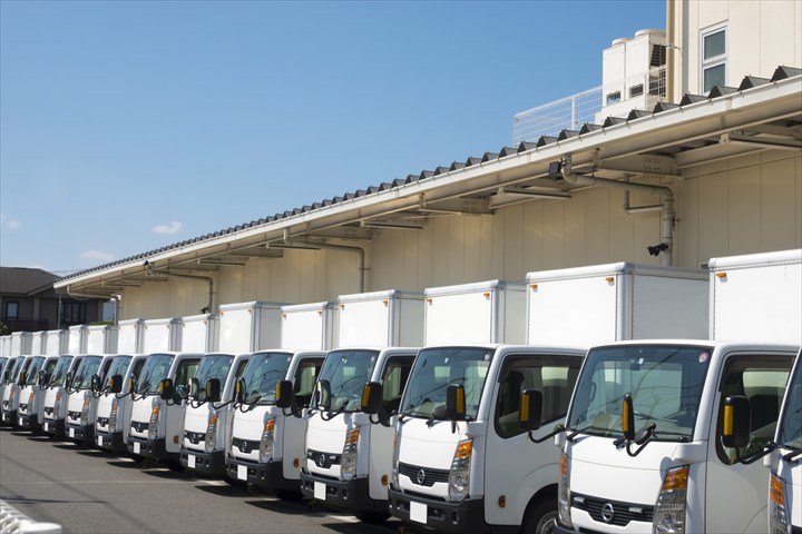 《大阪市西淀川区》週払いOK・3ｔ車での業務用食材の店舗配送ドライバー！（Web面接OK・高収入）