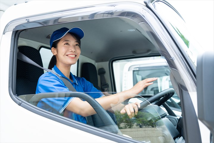 《板橋区》週払いOK・2ｔ～4ｔ車での産廃回収ドライバー！（高時給・土日休み）