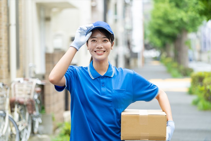 《名古屋市港区》週払いOK・2ｔ車でのチルド商品の店舗配送ドライバー！（ルート配送・日勤帯）