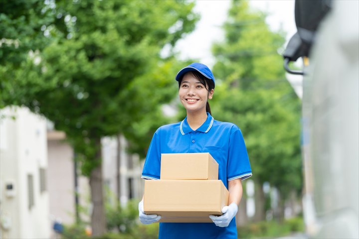 《大田区》週払いOK・2ｔ車での洋菓子店への食品配送ドライバー！（高収入・AT限定OK）