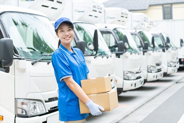 《川崎市川崎区》週払いOK・4ｔ車での冷蔵食品の集配ドライバー！（Web面接OK・土日祝休み）