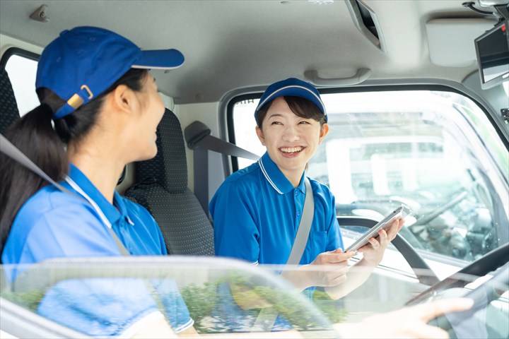 《八千代市》週払いOK・4ｔ箱車での家具家電のセンター間配送ドライバー！（週休2日・日勤）