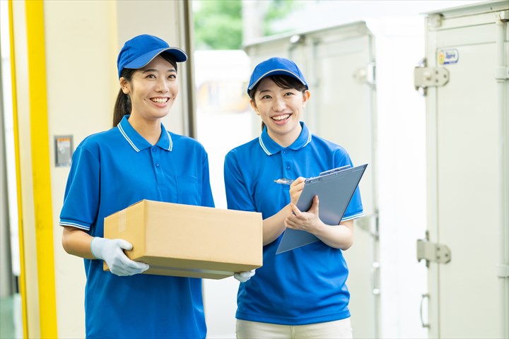 《横浜市都筑区》週払いOK・2ｔ車でのコンビニへのチルド品の配送ドライバー！（週休2日・高時給）