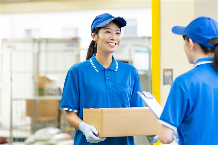 《藤枝市》週払いOK・2ｔ～3ｔ車での冷凍食品の店舗配送ドライバー！（高時給・週3～相談可）