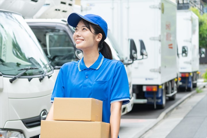 《府中市》週払いOK・2ｔ車でのケーキやパンの店舗配送ドライバー！（シニア活躍中・日曜のみ）