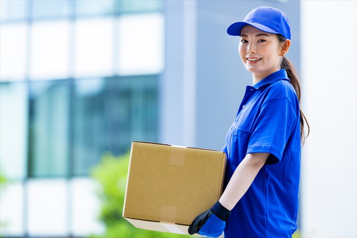 《船橋市》週払いOK・4ｔ車でのスーパーなどへの食品配送ドライバー！（Web面接OK・週休2日）