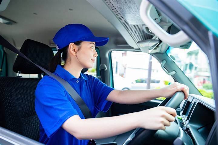 《青梅市》週払いOK・普通車での食品や雑貨などの個人宅配送ドライバー！（Web面接OK・土日休み）