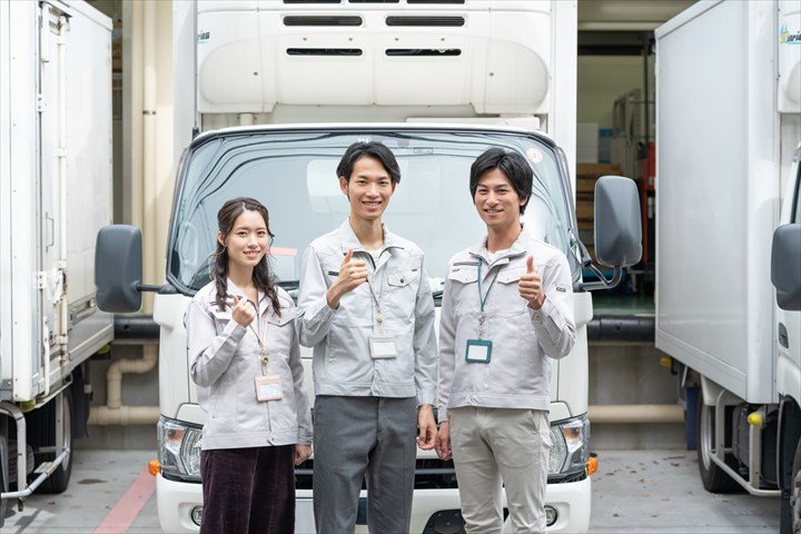 《名古屋市西区》週払いOK・3ｔ車でのリネン品の集配ドライバー！（Web面接OK・トラック未経験OK）