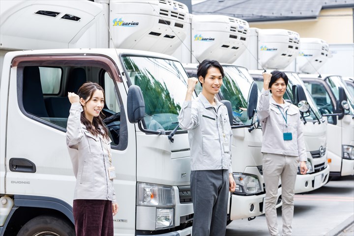 《墨田区》週払いOK・3ｔ～4ｔ車での氷の店舗配送ドライバー！（土日祝休み・高時給）