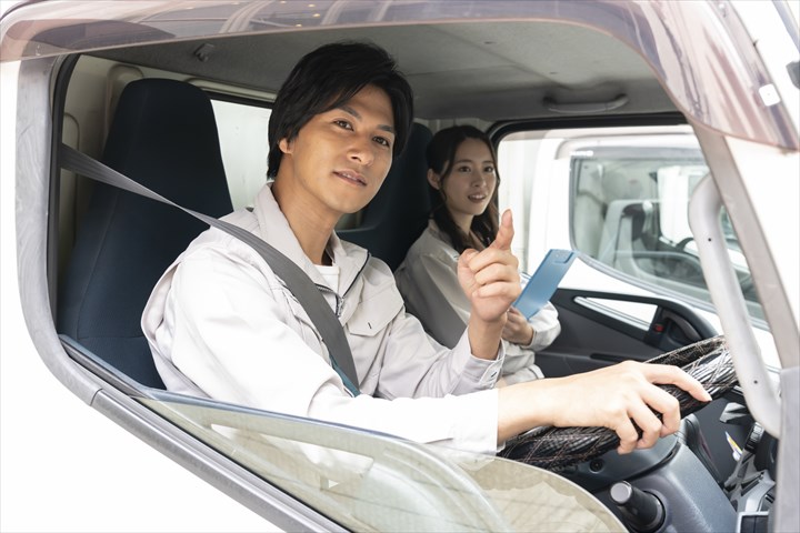 《山武市》週払いOK・3ｔ車でのリネン品の集配ドライバー！（高収入・週休2日）