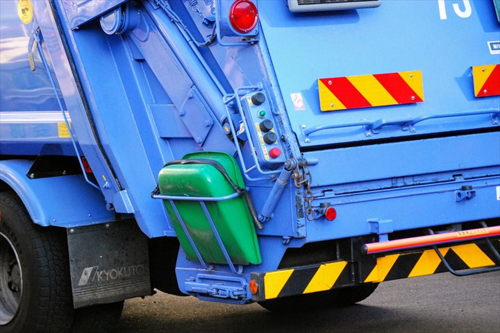 《静岡市清水区》週払いOK・4ｔ車での古紙や段ボール等の回収ドライバー！（Web面接OK・曜日固定休み）