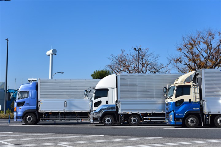 《川越市》週払いOK・大型車での工場から古紙等の回収ドライバー！（Web面接OK・土日休み）