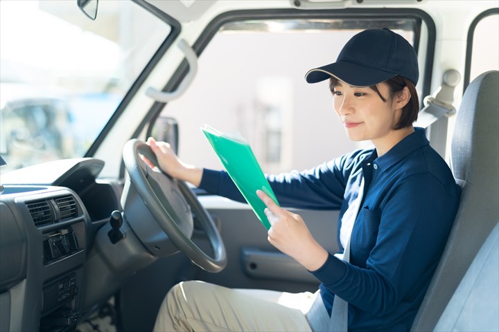 《港区》週払いOK・ハイエースでの配管検査に伴う送迎ドライバー！（土日祝休み・高時給）