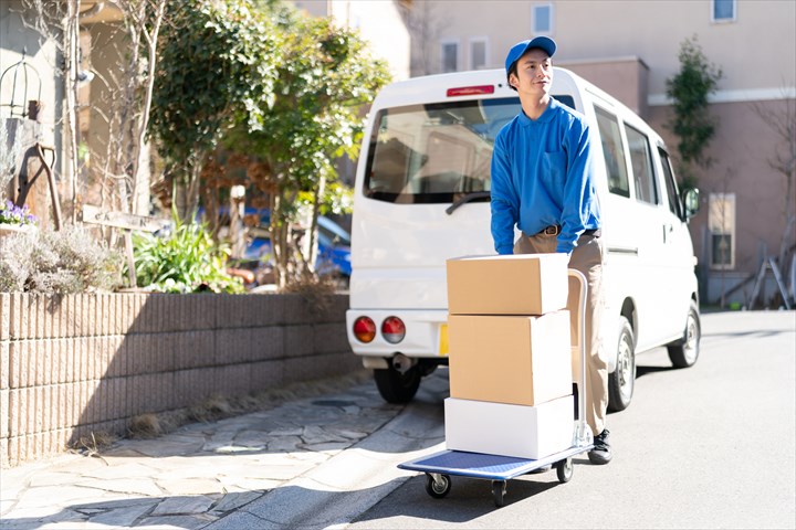 《松戸市》週払いOK・3ｔ～4ｔ車での寿司屋への冷凍食品の配送ドライバー！（Web面接OK・週休2日）