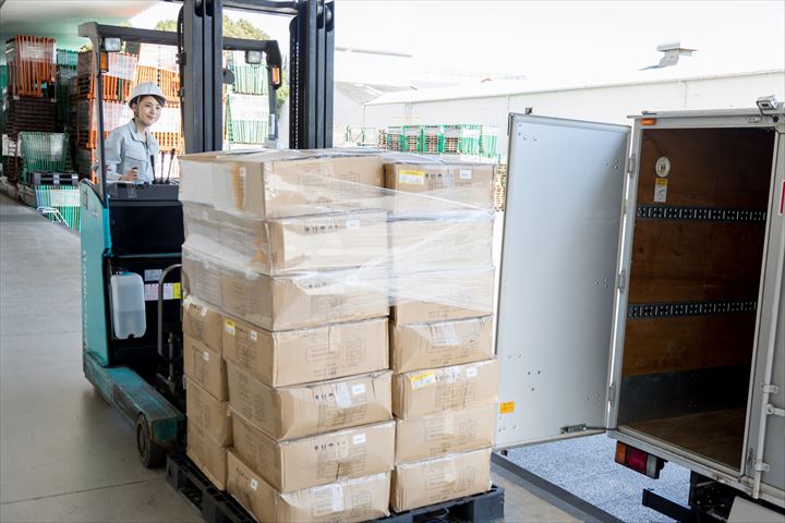 《所沢市》週払いOK・フォークリフトでのお米の入出庫作業スタッフ！（土日休み・資格を活かす）