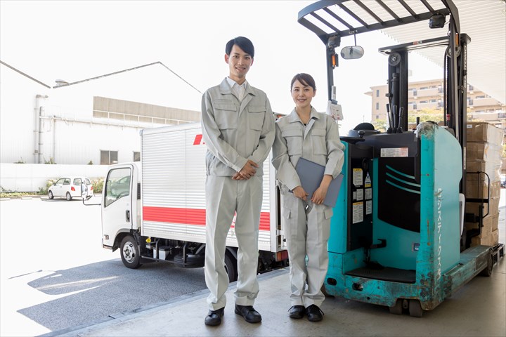 《西春日井郡豊山町》週払いOK・リーチフォークでの商品の入出庫作業スタッフ！（週休2日・業務延長ほぼなし）