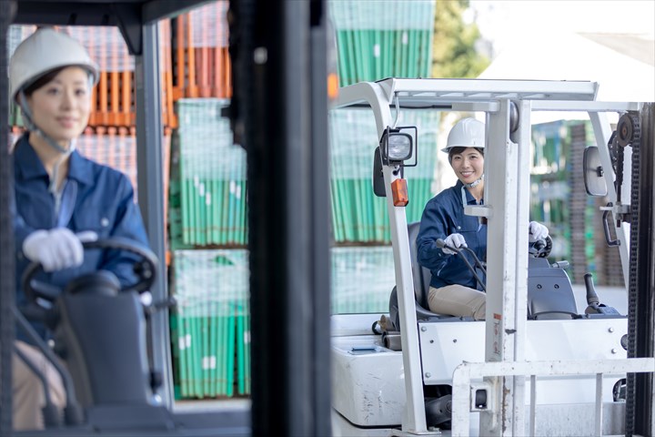 《市原市》週払いOK・カウンターフォークでのドラム缶の移動作業スタッフ！（土日休み・高時給）