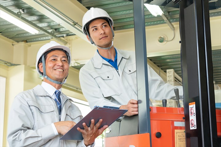 《所沢市》週払いOK・フォークリフトを使用した倉庫内での入出庫作業スタッフ！（Web面接OK・高時給）