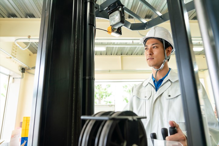 《東村山市》週払いOK・倉庫内でのリーチフォークを使用した常温商品のピッキング作業スタッフ！（Web面接OK・高時給）