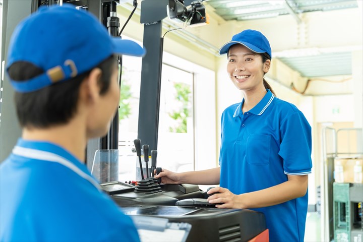 《船橋市》週払いOK・フォークリフトを使用した家電製品の入出庫スタッフ！（高時給・週休2日）