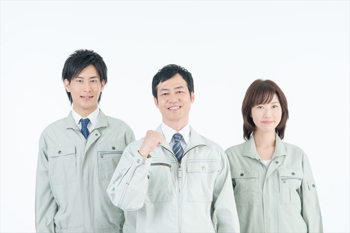 《広島市安佐南区》週払いOK・倉庫内での飲料の積込み作業スタッフ！（シニア活躍中・週休2日）