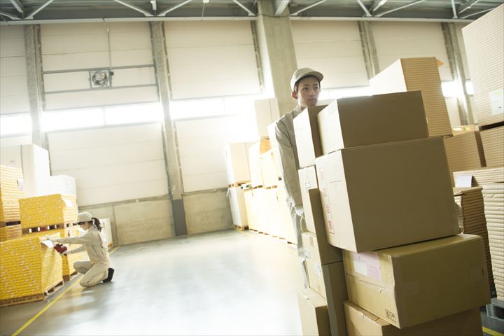 《川崎市川崎区》週払いOK・倉庫内での常温商品の仕分け作業スタッフ！（Web面接OK・未経験OK）