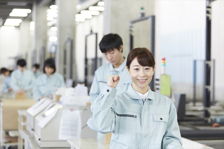 《焼津市》週払いOK・倉庫内でのCD等のメディア商品の仕分け作業スタッフ！（未経験歓迎・土日祝休み）