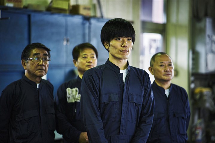 《筑西市》週払いOK・工場内での産業廃棄物の仕分け作業スタッフ！（未経験活躍中・時間外勤務ほぼ無し）