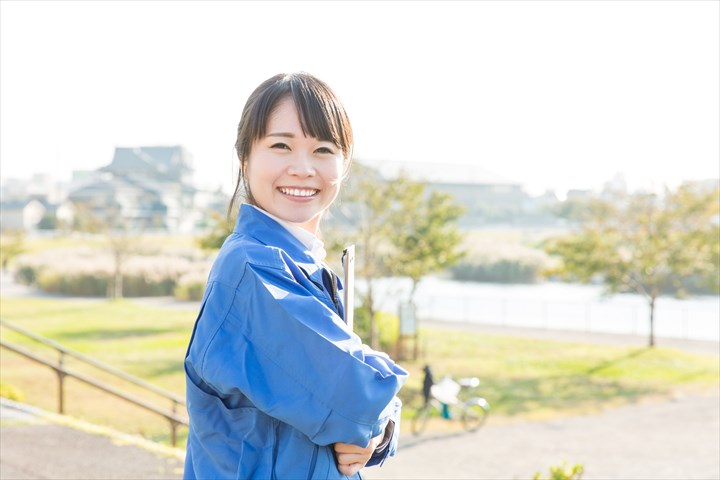 《福岡市西区》週払いOK・自販機へのベンディング作業の助手スタッフ！（未経験OK・2023年8月31日までの短期）