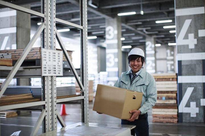 《大阪市大正区》週払いOK・工業用金属部品の入出荷作業スタッフ！（Web面接OK・未経験OK）