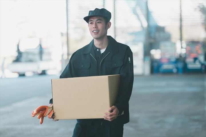 《大田区》週払いOK・倉庫内での魚の仕分け作業スタッフ！（高時給・資格経験不要）