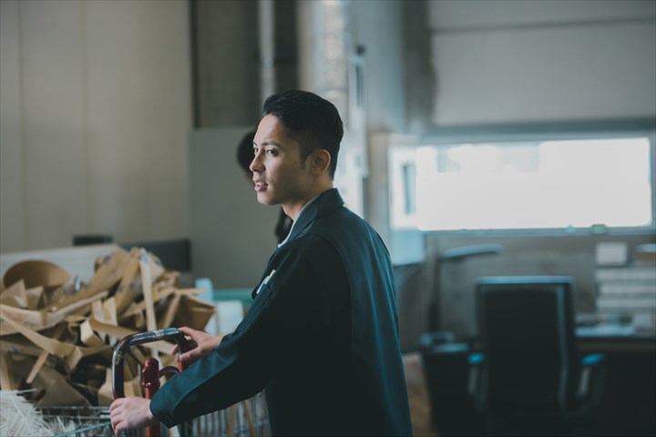 《一宮市》週払いOK・センター内での産業廃棄物の仕分け作業スタッフ！（Web面接OK・未経験OK）