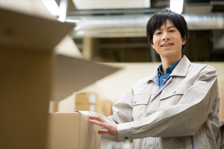 《船橋市》週払いOK・センター内での常温食品の入出庫スタッフ！（未経験大歓迎・土日休み）