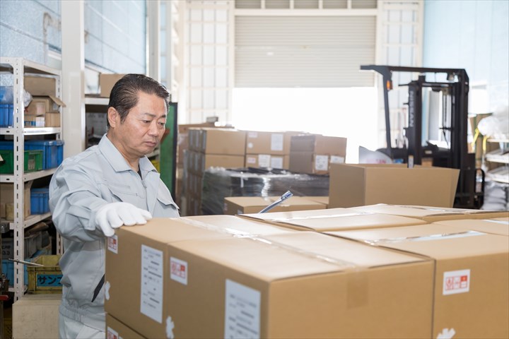 《久世郡久御山町》週払いOK・倉庫内での食品の仕分け作業スタッフ！（週2～相談可・未経験も活躍中）