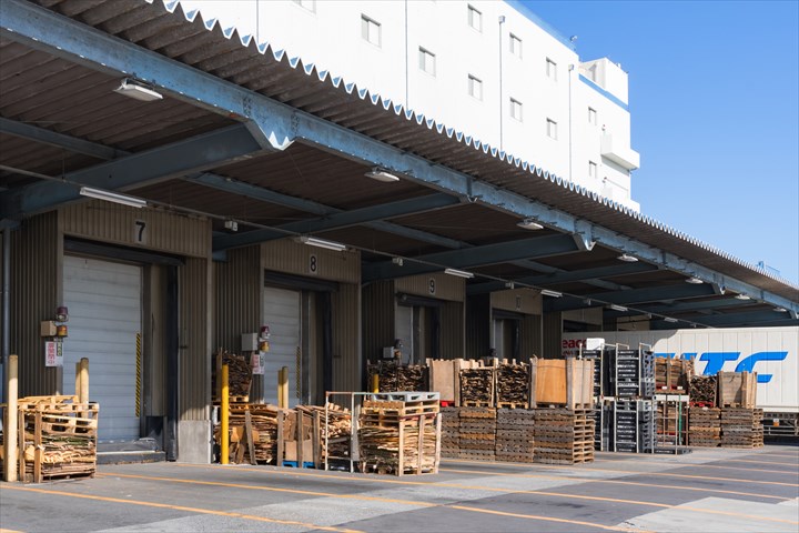 《刈谷市》週払いOK・倉庫内での3温帯商品のピッキングと入庫作業スタッフ！（Web面接OK・土日のみ）