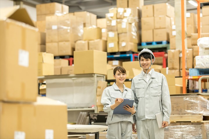 《東大和市》週払いOK・倉庫内での飲料物のピッキング作業スタッフ！（就業時間4時間～希望可能・未経験歓迎）