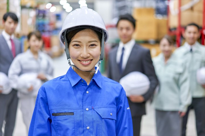 《熊谷市》週払いOK・倉庫内でのコンクリート製品の荷積み作業スタッフ！（Web面接OK・土日休み）