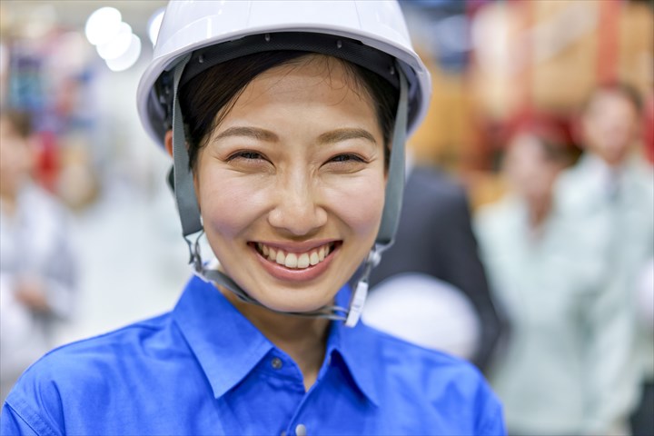 《江戸川区》週払いOK・倉庫内での産廃や不燃物の仕分け作業スタッフ！（Web面接OK・外国籍の方活躍中）